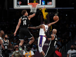 Los Nets vencen a los Lakers en el primer partido de pretemporada