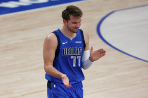 Dallas suma su tercer triunfo consecutivo bajo la batuta de Doncic