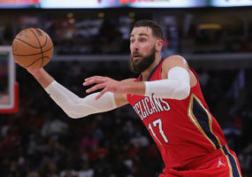New Orleans estrena su casillero de victorias con un colosal Valanciunas
