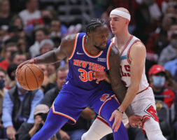 Los Knicks sobreviven en Chicago con 21 puntos de Kemba Walker