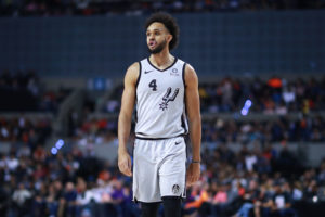 Los Spurs suman dos victorias seguidas por primera vez en la temporada
