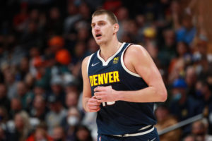 Nikola Jokic podría regresar para enfrentarse a Milwaukee Bucks