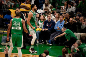 Boston derrota a los Lakers en el regreso de LeBron James