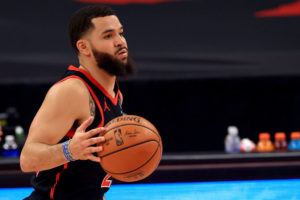 Los Raptors asaltan Philadelphia de la mano de VanVleet