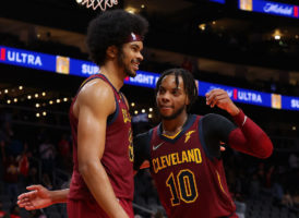 Cleveland fulmina a Dallas al ritmo de Allen y Markkanen