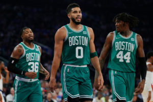 Los jugadores de Boston se reunieron tras las declaraciones de Smart