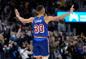 Nueva exhibición de Curry: 50 puntos y los Warriors más líderes