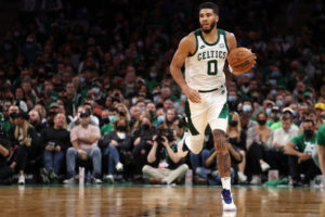 Boston entra en balance positivo con otro gran partido de Jayson Tatum