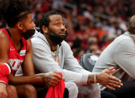 No llegan ofertas por John Wall y tampoco existe plan para que juegue