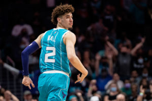 LaMelo Ball lidera el triunfo de Charlotte ante los Blazers