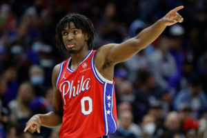 Los 76ers rompen su mala racha con una victoria en Denver