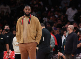 La lesión de LeBron James no es grave, pero no hay fecha para su vuelta