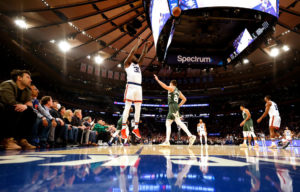 Pat Connaughton evita la debacle en Nueva York