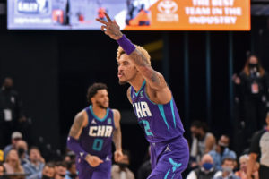 El mejor Kelly Oubre acaba con los Grizzlies