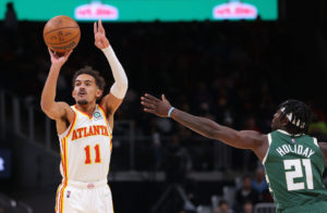 Trae Young bombardea y fulmina a los actuales campeones