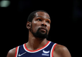 Kevin Durant sufre una lesión de hombro y no jugará frente a Orlando