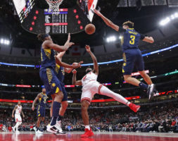 Indiana pasa por encima de Chicago en el United Center