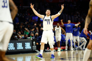 Vuelve Doncic, y con él, la sonrisa a los Mavericks