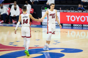 Miami pasa por encima de los Pacers con 52 puntos entre Robinson y Herro