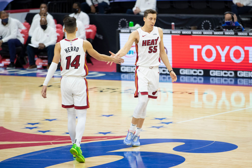 Miami pasa por encima de los Pacers con 52 puntos entre Robinson y Herro