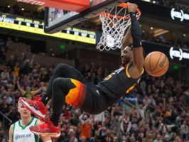 Los Jazz no se dejan sorprender ante unos combativos Mavericks