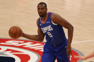 Serge Ibaka llega a los Bucks en un cuádruple traspaso