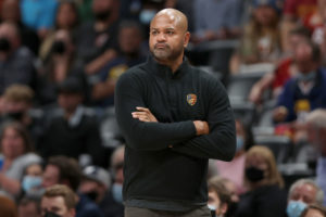J.B. Bickerstaff renueva hasta 2027