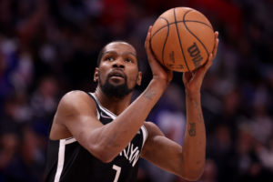 Durant acaba con los Hawks tras un gran duelo con Trae Young