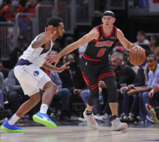 Alex Caruso estará al menos una semana de baja