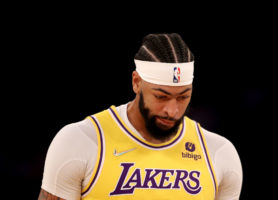 Anthony Davis cree que los Lakers deberían vestirse de 'underdogs'