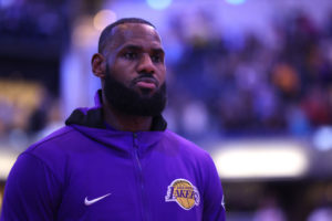 LeBron James podrá regresar a las pistas esta noche