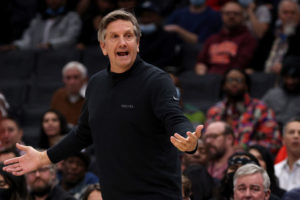La Asociación de Entrenadores pide disculpas a Chris Finch