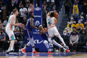 San Antonio sorprende a los Warriors y suma su cuarta victoria consecutiva
