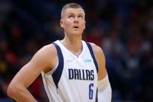 Dallas se impone en Portland con 34 puntos de Porzingis