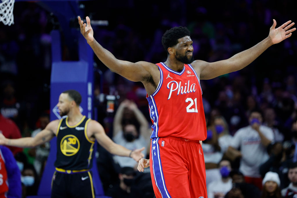 Philadelphia reacciona a tiempo y los Warriors pierden el liderato