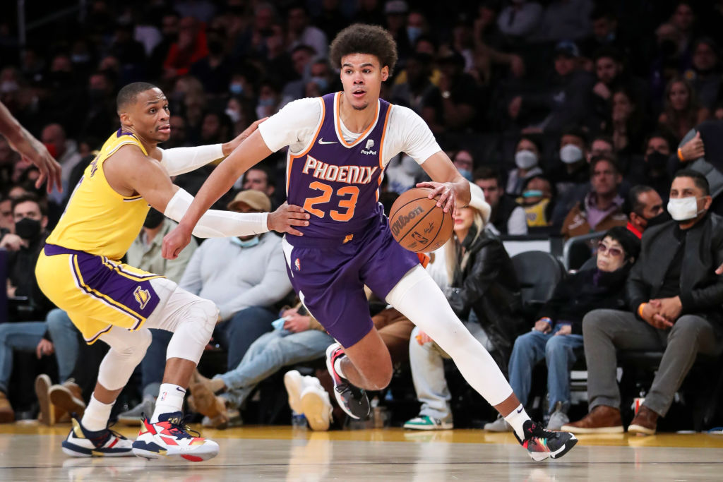 Phoenix vence cómodamente en su visita a los Lakers