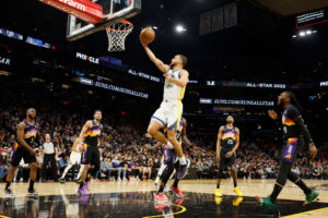Curry brilla y los Warriors demuestran quién manda en el Oeste