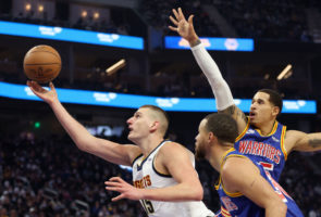 Jokic y Barton arruinan la noche para la historia de Curry