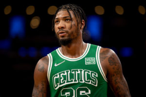 Marcus Smart revela que lleva cuatro años jugando con cristales en su mano