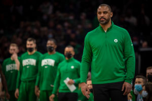 Ime Udoka asegura que a los Celtics les "falta fortaleza mental"
