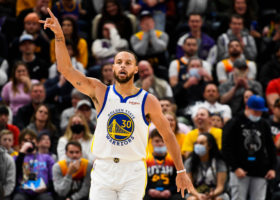 Nuevo récord para Curry: al menos un triple en 158 partidos consecutivos