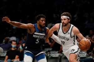 Steve Nash reconoce que la recuperación de Joe Harris está siendo "complicada"