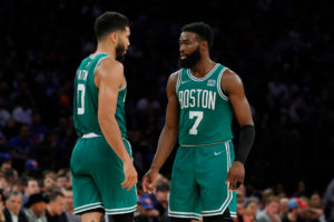 Boston hace trizas a los Kings al ritmo de Tatum y Brown