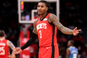 Kevin Porter Jr. abandona el partido al descanso tras discutir con el asistente John Lucas