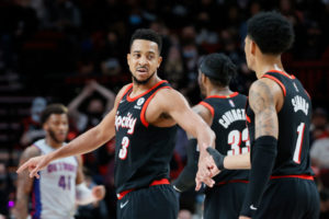 C.J. McCollum podría volver a las canchas el lunes contra Orlando