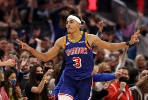Golden State supera a Utah en otra complicada noche de Stephen Curry