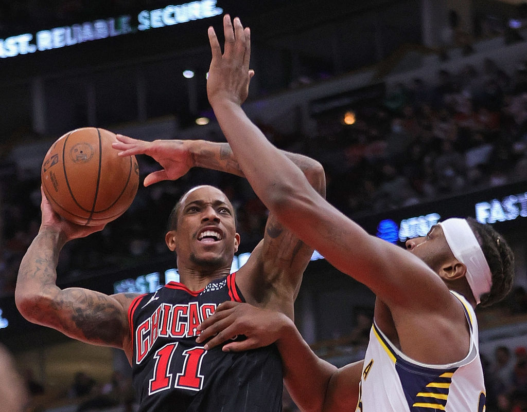 Bestial DeRozan: triplazo sobre la bocina para tomar Indiana