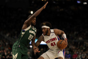 Detroit conquista Milwaukee con un excelente Saddiq Bey