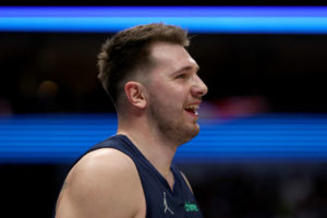 Luka Doncic pone fin a la racha de Memphis con otro triple-doble