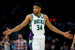 Los Bucks se llevan la victoria en el duelo entre Antetokounmpo y Morant